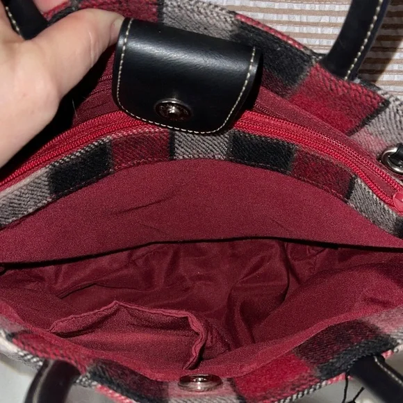 Relic Plaid Tote Bag Red and Black Plaid NWOT Festive and Versatile Relic - Picture 3 of 5
